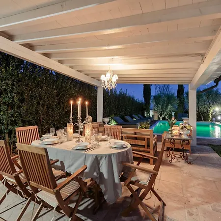 빌라 Charming & Luxury 10 Bedrooms Medea *