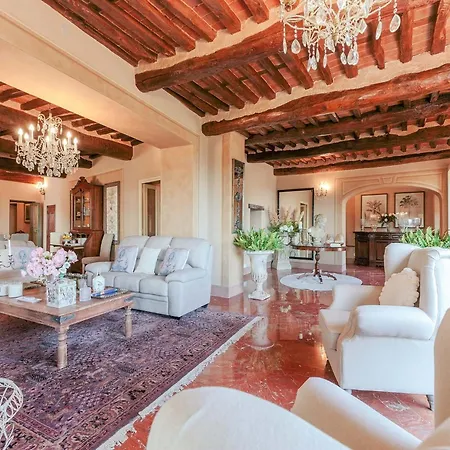 Charming & Luxury 10 Bedrooms Medea